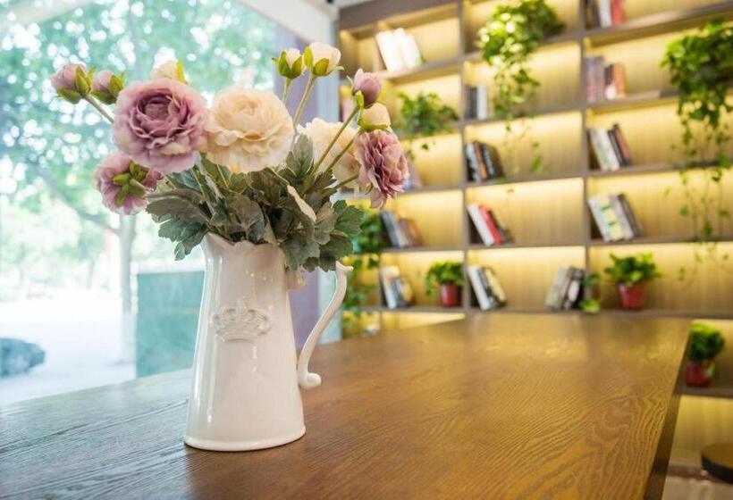 Hanting Hotel Xi An Jingwei New Town Changqing West Road