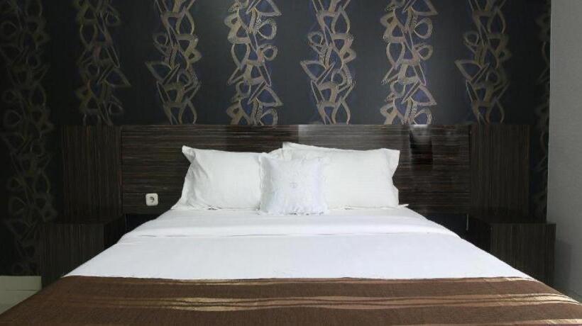 Отель Alviry Garden Bsd