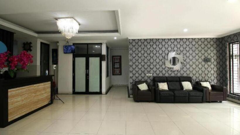 Отель Alviry Garden Bsd