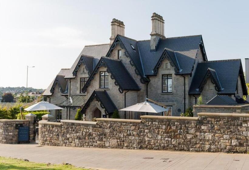 Отель Cae Court