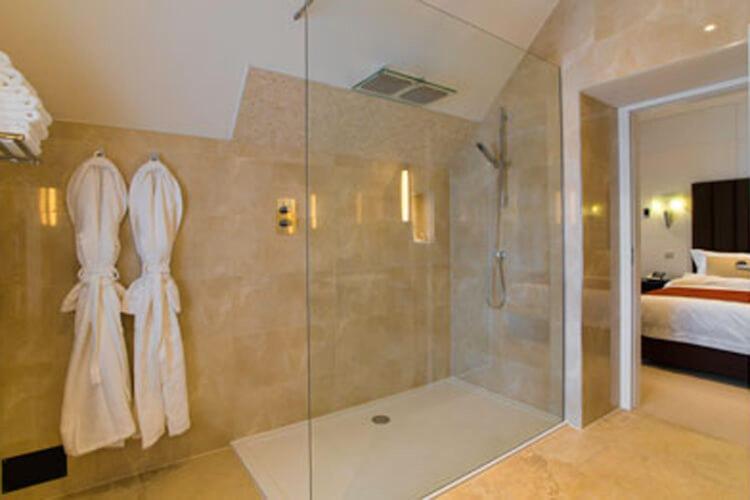 Отель Cae Court