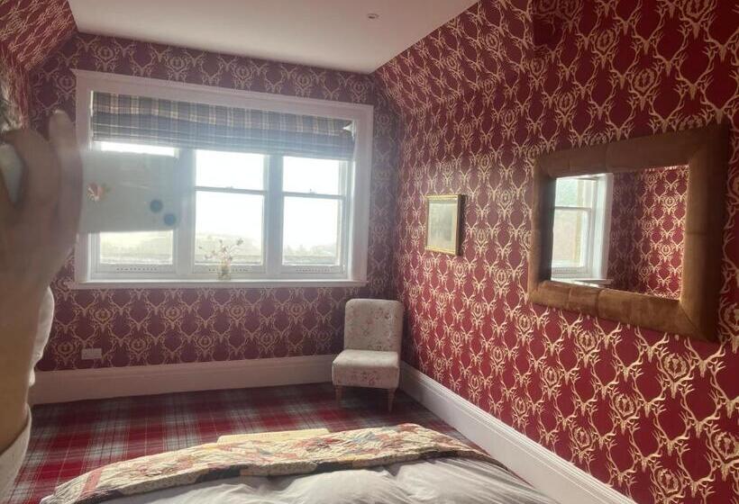 Отель Carbisdale Castle