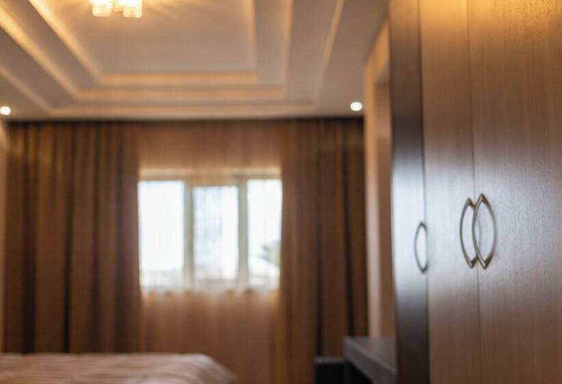 Отель Donna Crescenza