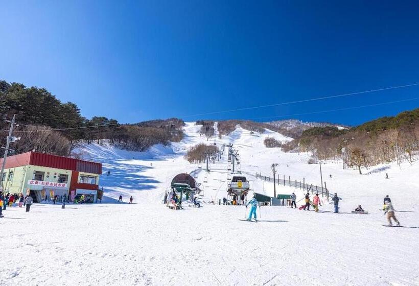 בית מלון כפרי Global Resort Nukui