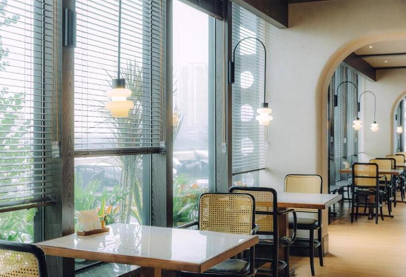 Отель Guangzhou Shamian Island Yatland