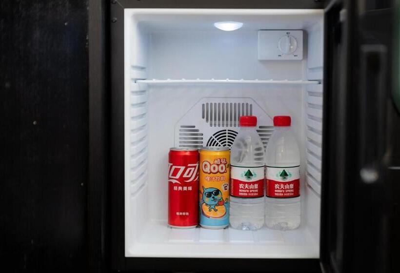 Отель Guangzhou Shamian Island Yatland