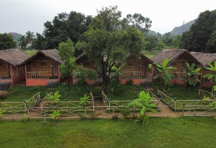 בית מלון כפרי Hampi Waterfall Cottages