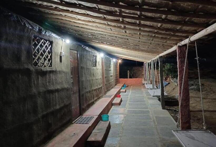 בית מלון כפרי Hampi Waterfall Cottages