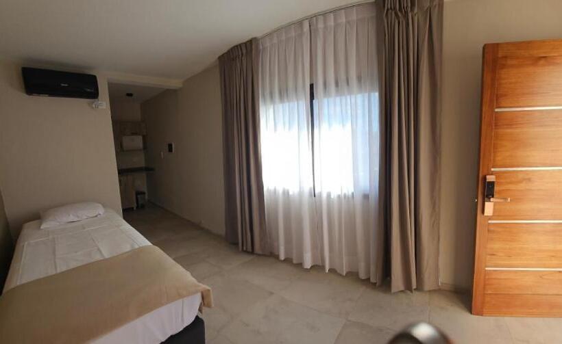 בית מלון כפרי La Quinta Suites