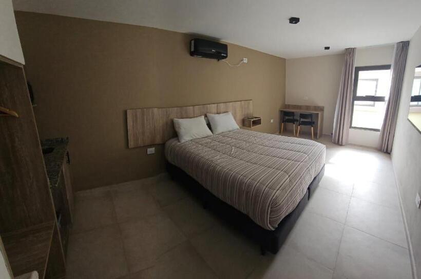 בית מלון כפרי La Quinta Suites