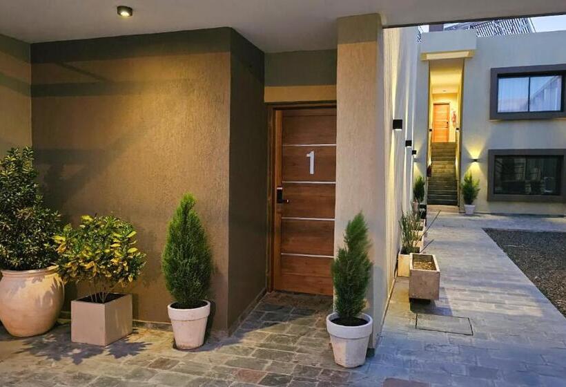 בית מלון כפרי La Quinta Suites