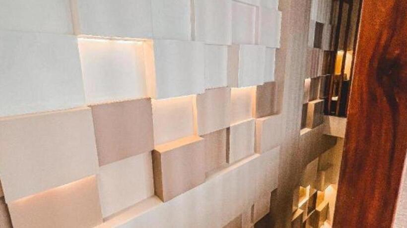 هتل Lavero Suites