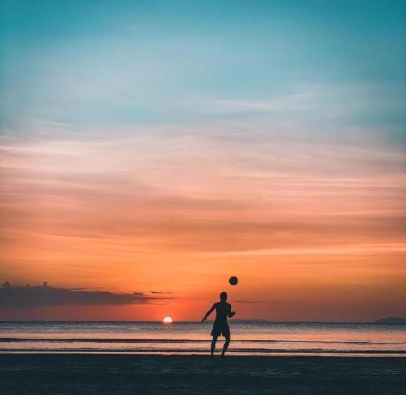 בית מלון כפרי Longbeach Kohphayam