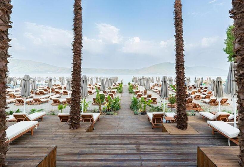 בית מלון כפרי Morina Beach