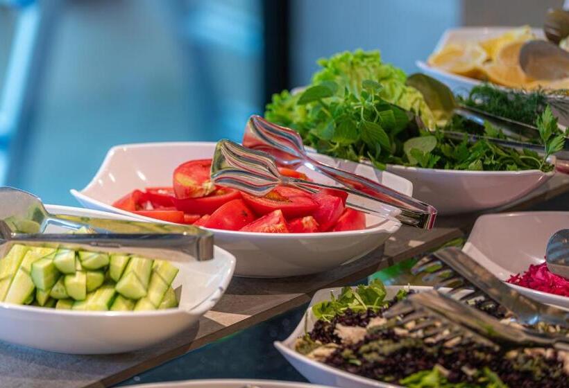 בית מלון כפרי Morina Beach