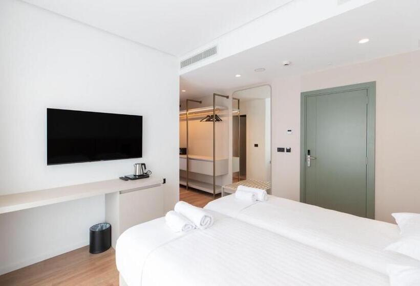 בית מלון כפרי Morina Beach