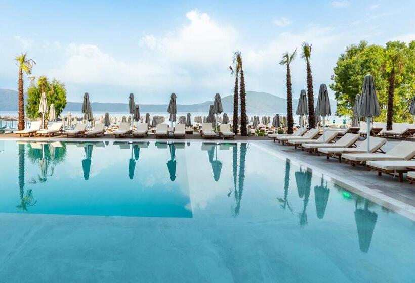 בית מלון כפרי Morina Beach