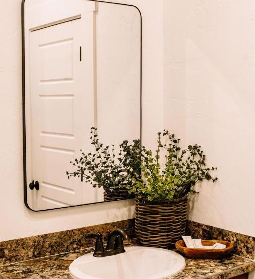 فندق Pendleton Pointe