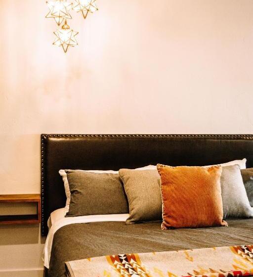 فندق Pendleton Pointe