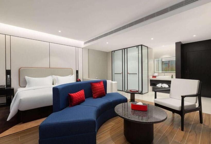 هتل Ramada By Wyndham Xishuangbanna Jinghong