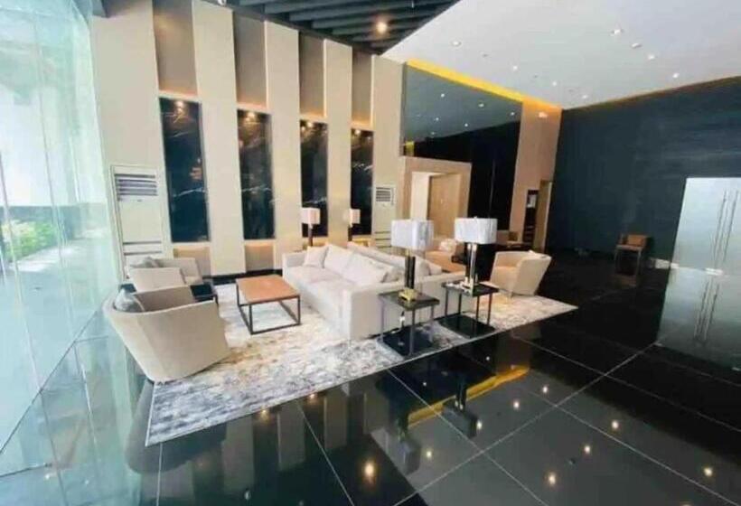 هتل Staycations Up Above 4 Modern 1br @ Air