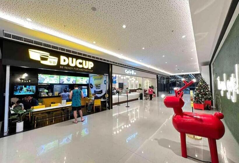 هتل Staycations Up Above 4 Modern 1br @ Air