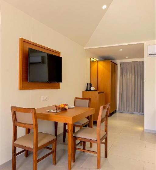 호텔 The Gold Beach Annexe