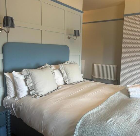 בית מלון כפרי The London & Paris