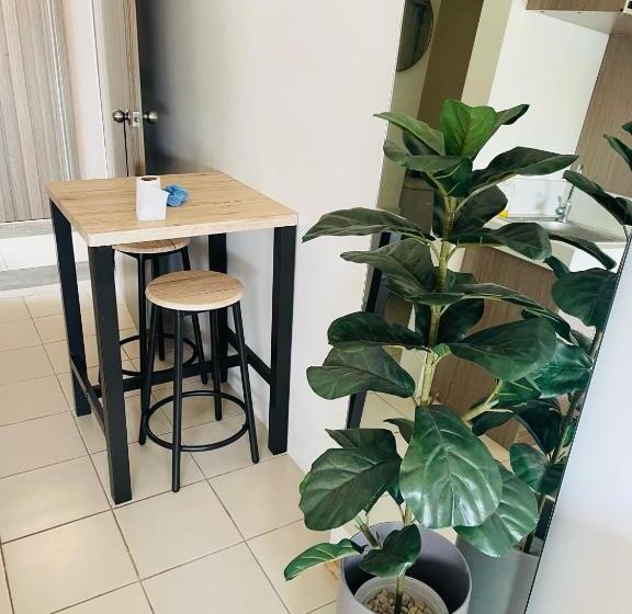 هتل Urban Deca Tower Edsa