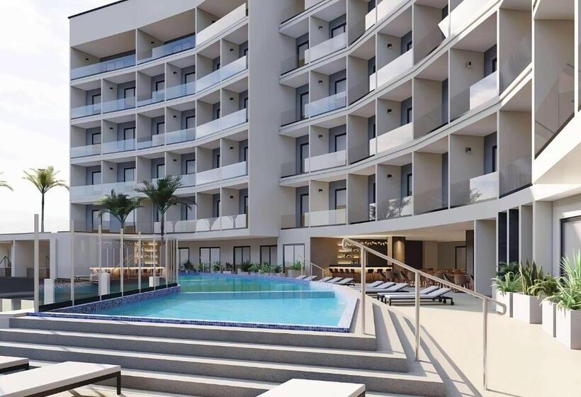 ホテル Wyndham Garden Mazatlan Marina