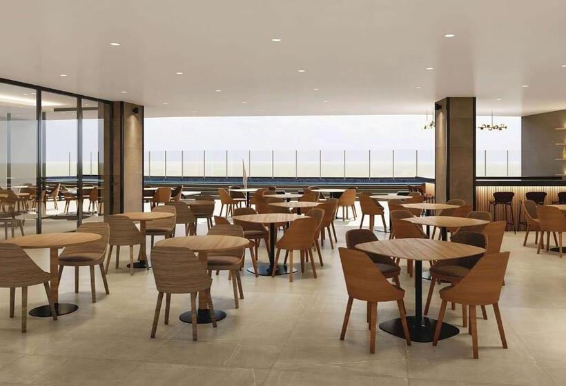 ホテル Wyndham Garden Mazatlan Marina