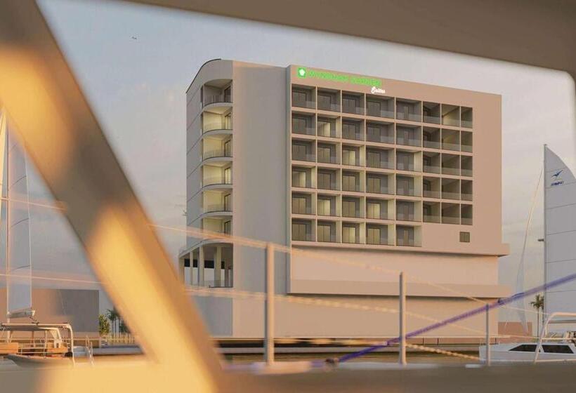 ホテル Wyndham Garden Mazatlan Marina