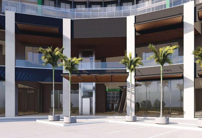 ホテル Wyndham Garden Mazatlan Marina