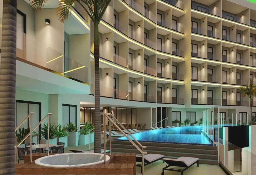 ホテル Wyndham Garden Mazatlan Marina