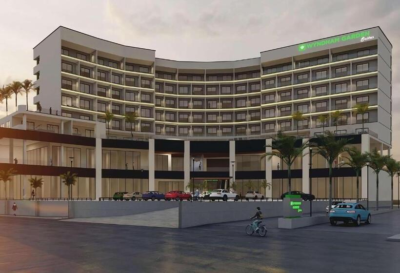 ホテル Wyndham Garden Mazatlan Marina