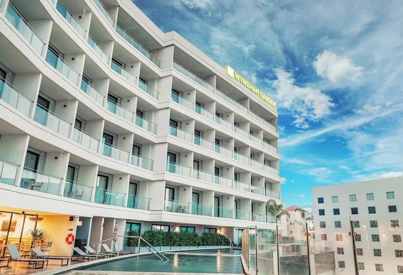 ホテル Wyndham Garden Mazatlan Marina