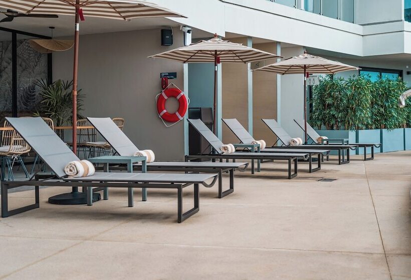 ホテル Wyndham Garden Mazatlan Marina