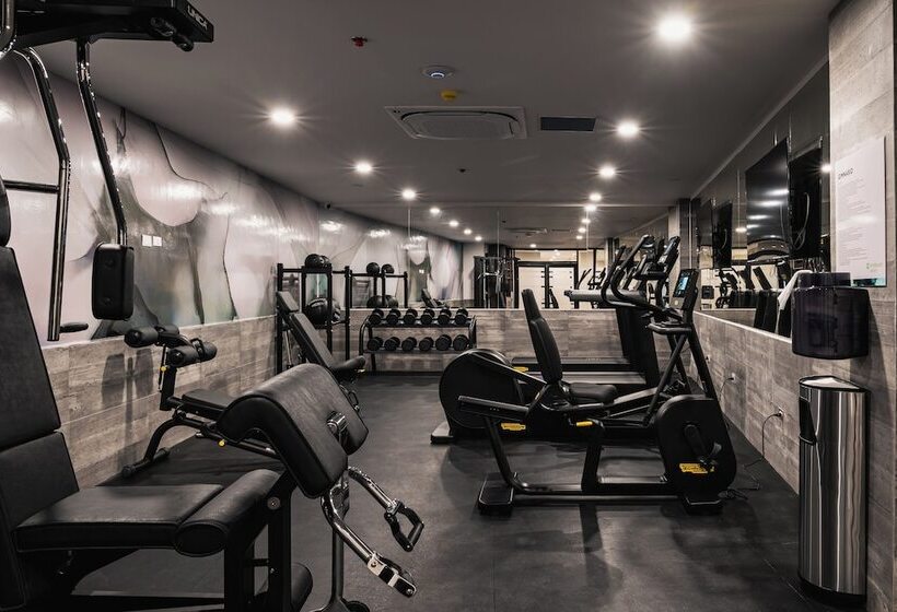 ホテル Wyndham Garden Mazatlan Marina