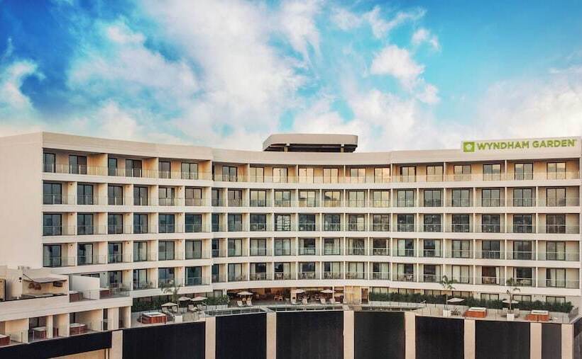 ホテル Wyndham Garden Mazatlan Marina