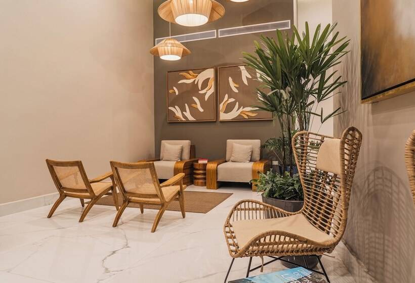 ホテル Wyndham Garden Mazatlan Marina