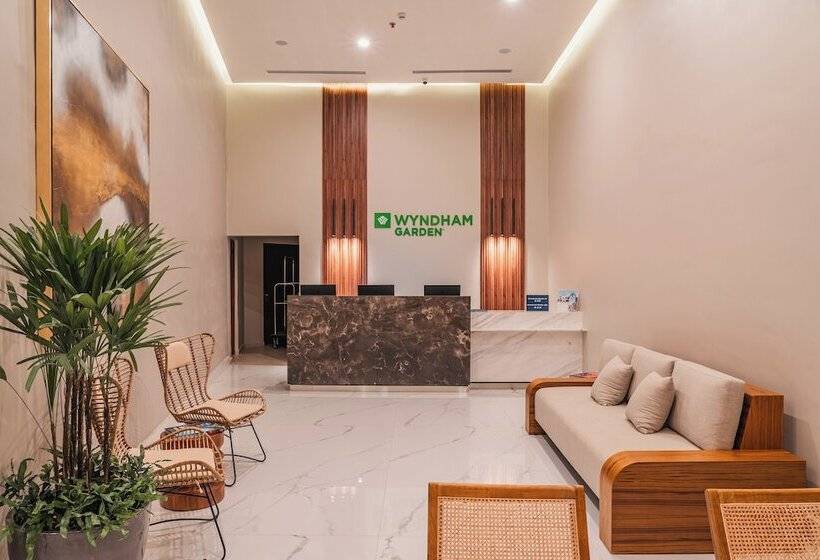 ホテル Wyndham Garden Mazatlan Marina