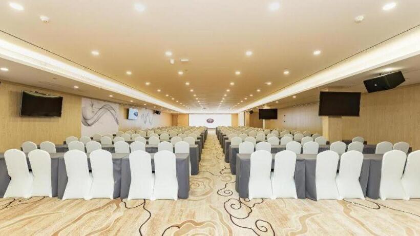 Ji Hotel Nanjing Pukou Hongyang Plaza