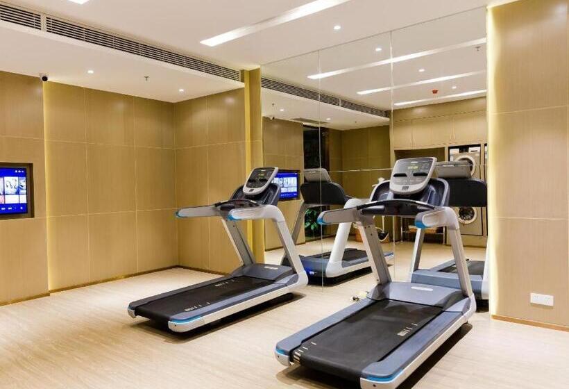 Lavande Hotel Shenzhen Dongmen Shuibeicuizhu Metro Station