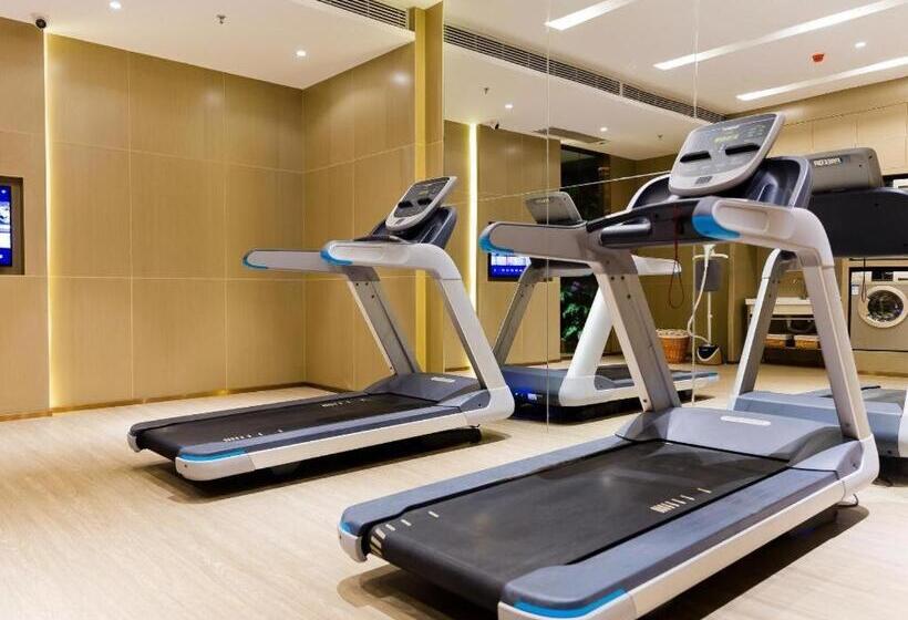 Lavande Hotel Shenzhen Dongmen Shuibeicuizhu Metro Station