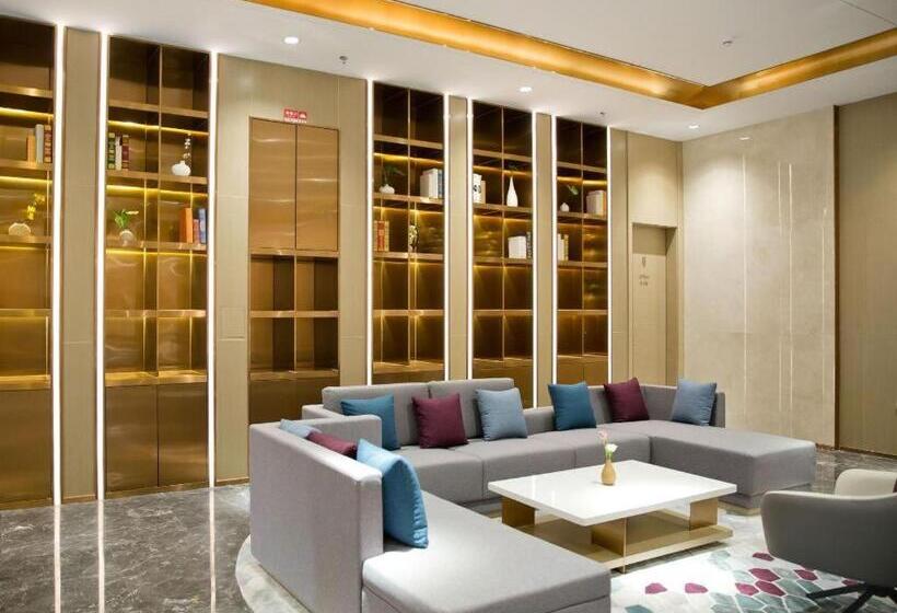 Lavande Hotel Shenzhen Dongmen Shuibeicuizhu Metro Station