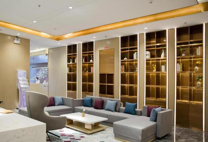 Lavande Hotel Shenzhen Dongmen Shuibeicuizhu Metro Station
