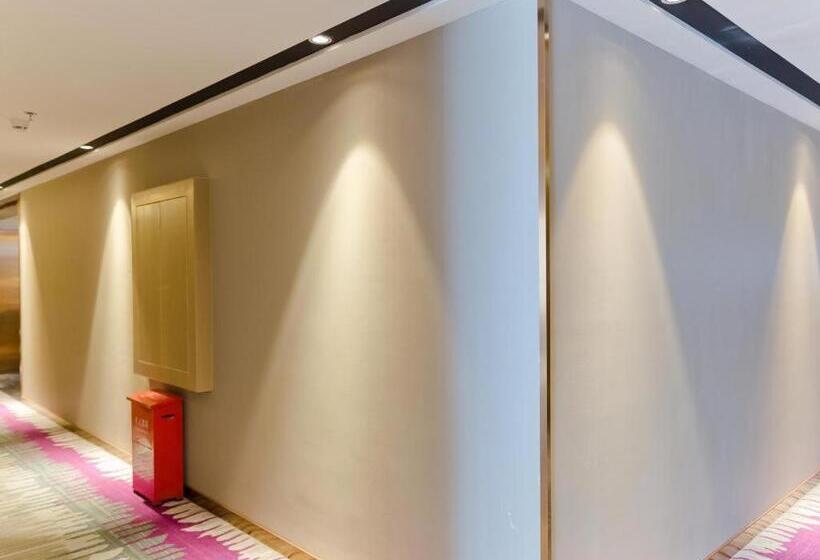 Lavande Hotel Shenzhen Dongmen Shuibeicuizhu Metro Station