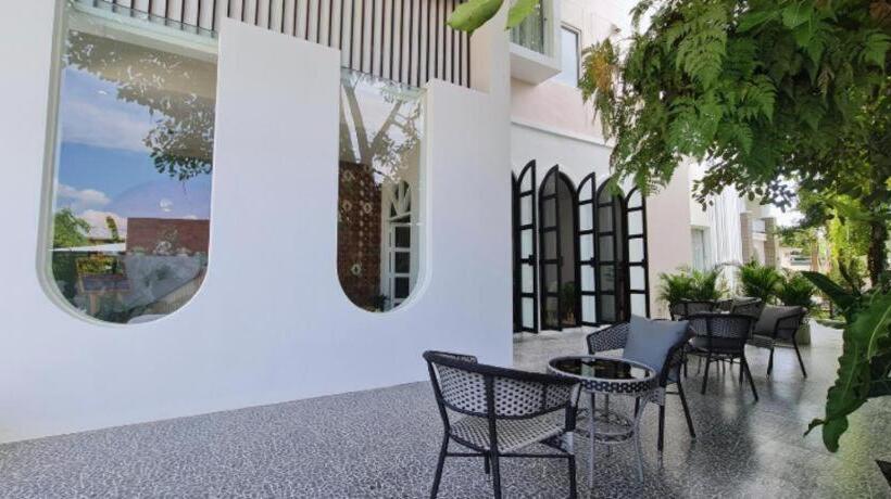 Nanlamoon Hotel โรงแรมน่านละมุน