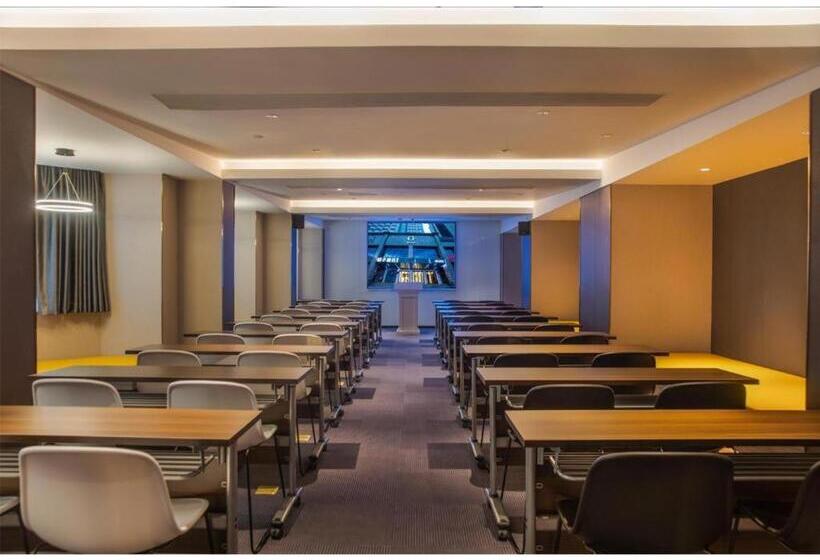 Orange Hotel Guangzhou Ouzhuang Metro Station