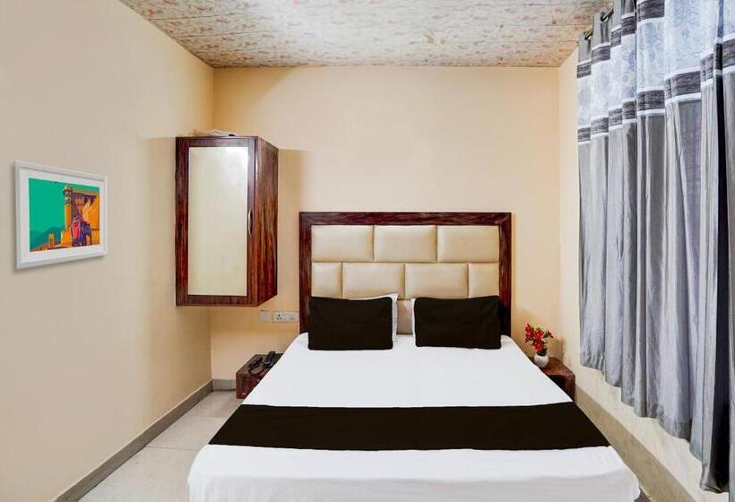 Oyo 82482 Hotel Welcome